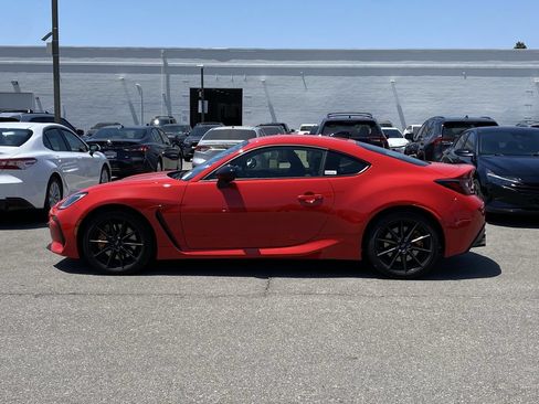 Used 2026 Subaru BRZ tS RWD image 2