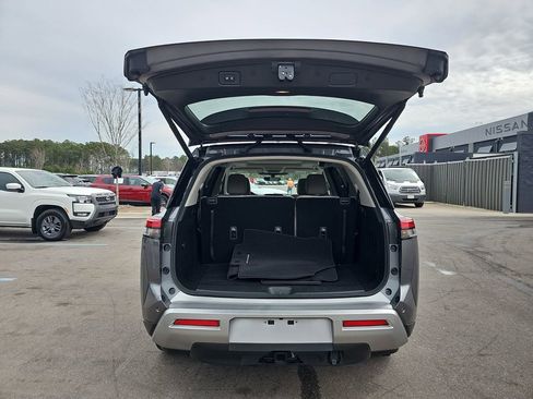 Used 2024 Nissan Pathfinder SL w/ SL Premium Package image 17
