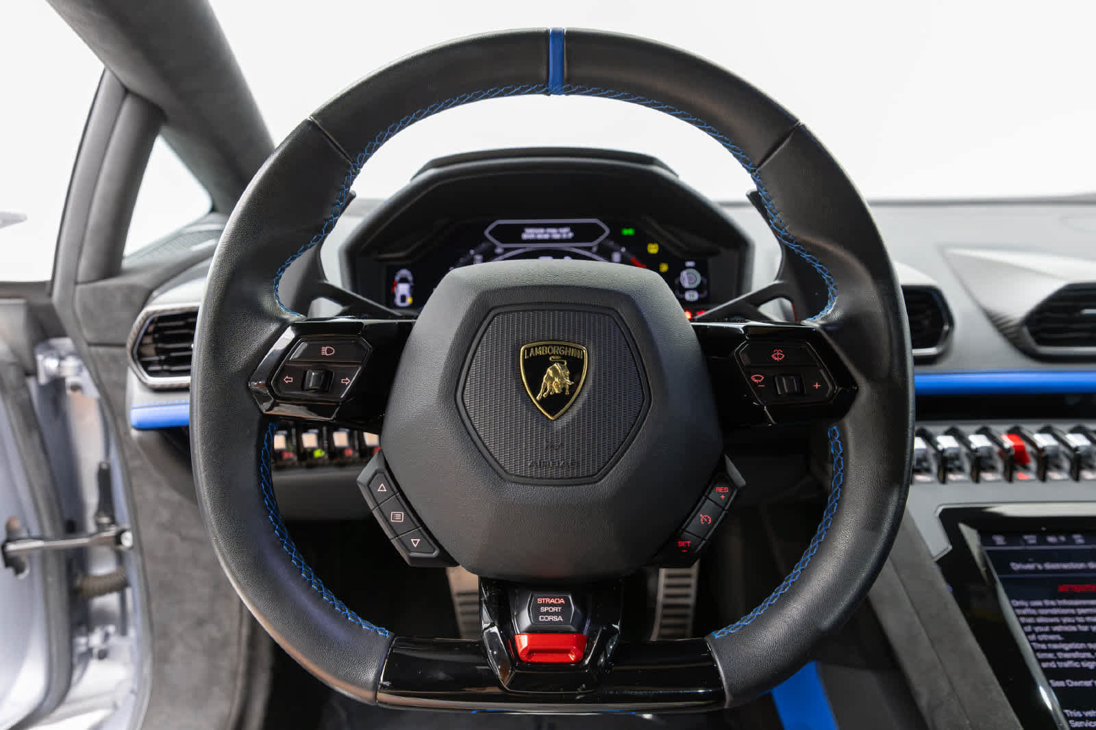 Used 2023 Lamborghini Huracan Tecnica RWD image 8