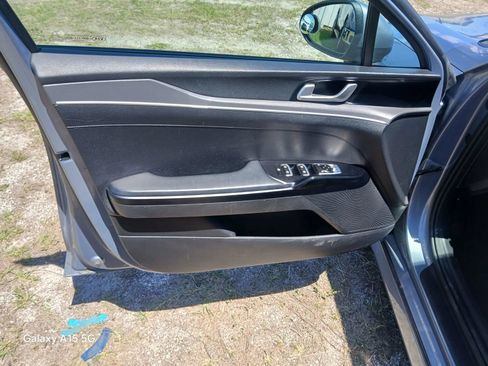 Used 2021 Kia K5 LX FWD image 11