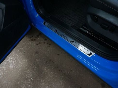 Certified 2025 Volkswagen Taos SE image 30