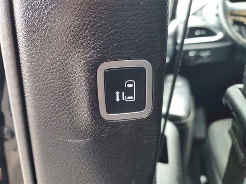 Used 2019 Chrysler Pacifica Touring Plus w/ S Appearance Package image 29