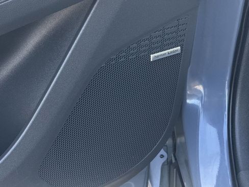 Used 2023 Toyota bZ4X AWD image 12