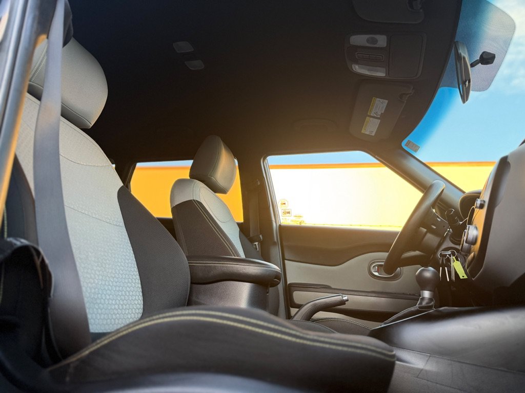 Used 2015 Kia Soul + FWD image 11