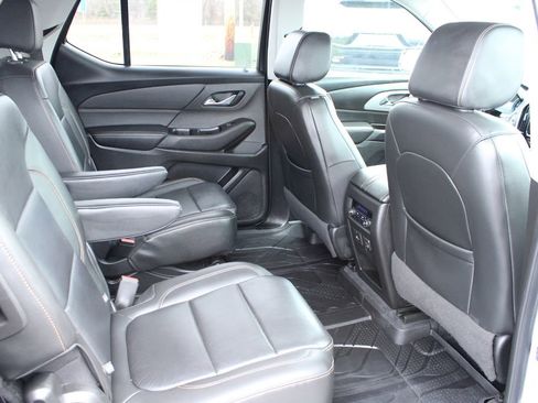 Used 2020 Chevrolet Traverse RS image 18