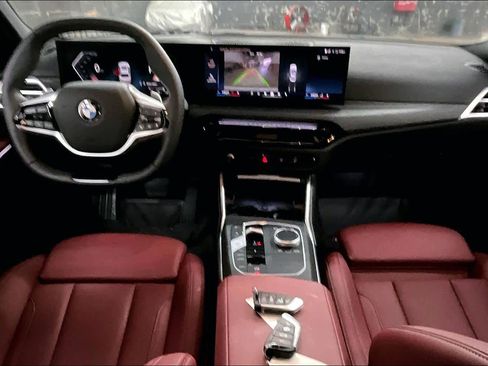 Used 2025 BMW 330i Sedan w/ Convenience Package image 18