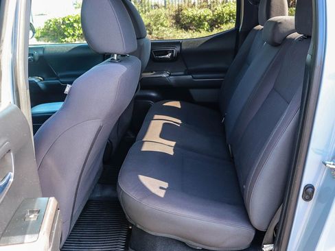 Used 2018 Toyota Tacoma TRD Sport w/ Technology Package RWD image 21