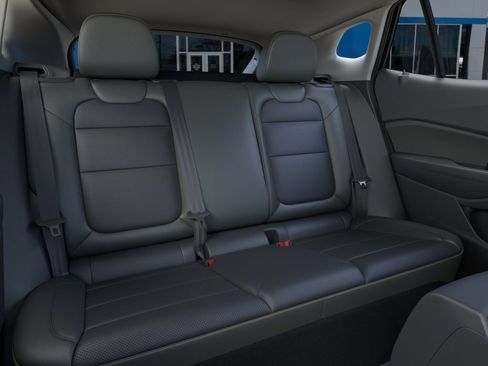 New 2026 Chevrolet Trax ACTIV w/ Sunroof Package FWD image 17