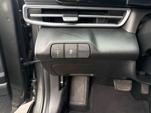 Used 2024 Hyundai Elantra SEL FWD image 26