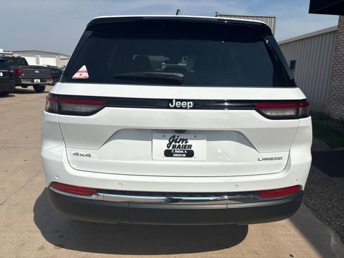 New 2025 Jeep Grand Cherokee Laredo w/ Luxury Tech Group I image 10