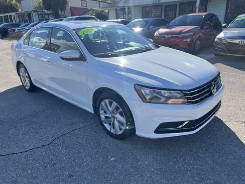 Used 2018 Volkswagen Passat 2.0T SE FWD image 3