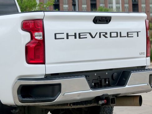 Used 2020 Chevrolet Silverado 2500 LTZ AWD/4WD image 18