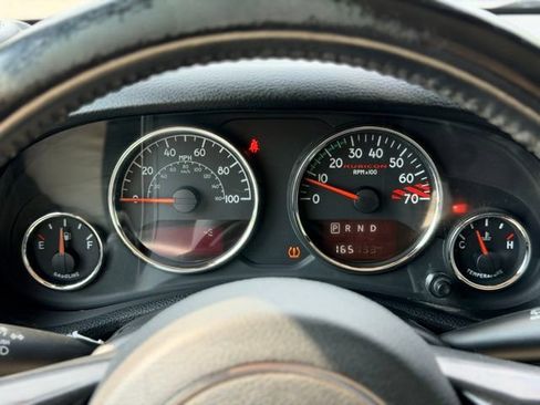 Used 2017 Jeep Wrangler Unlimited Rubicon AWD/4WD image 9