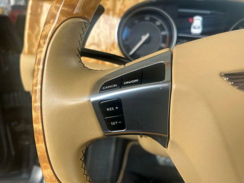 Used 2015 Bentley Flying Spur V8 image 19