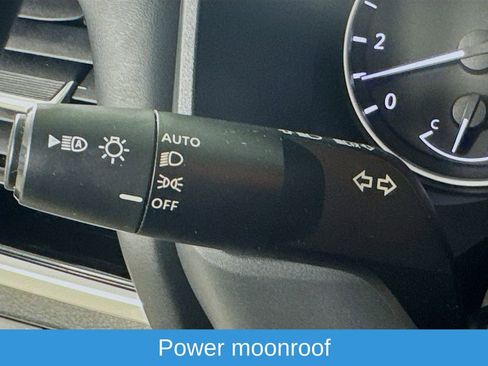 Used 2023 Nissan Rogue SL w/ SL Premium Package image 14