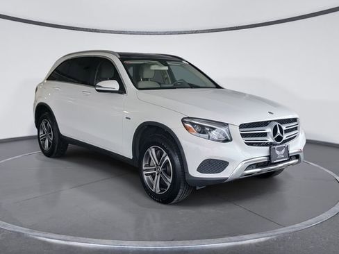 Used 2019 Mercedes-Benz GLC 350e 4MATIC image 1