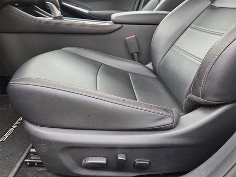 Used 2025 Nissan Sentra SR w/ SR Premium Package image 13