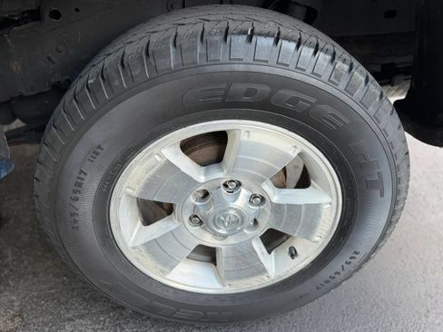 Used 2005 Toyota Tacoma PreRunner w/ TRD Sport Pkg #2 RWD image 16