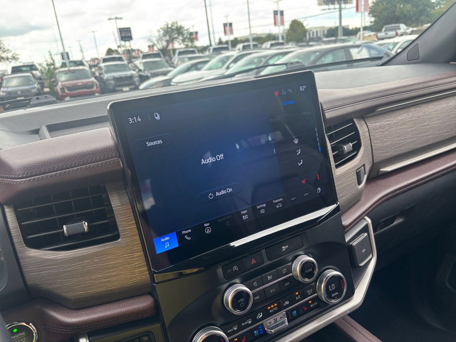 Used 2024 Ford Expedition Limited RWD image 20