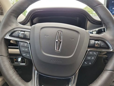Certified 2023 Lincoln Nautilus FWD w/ Premium Package image 11