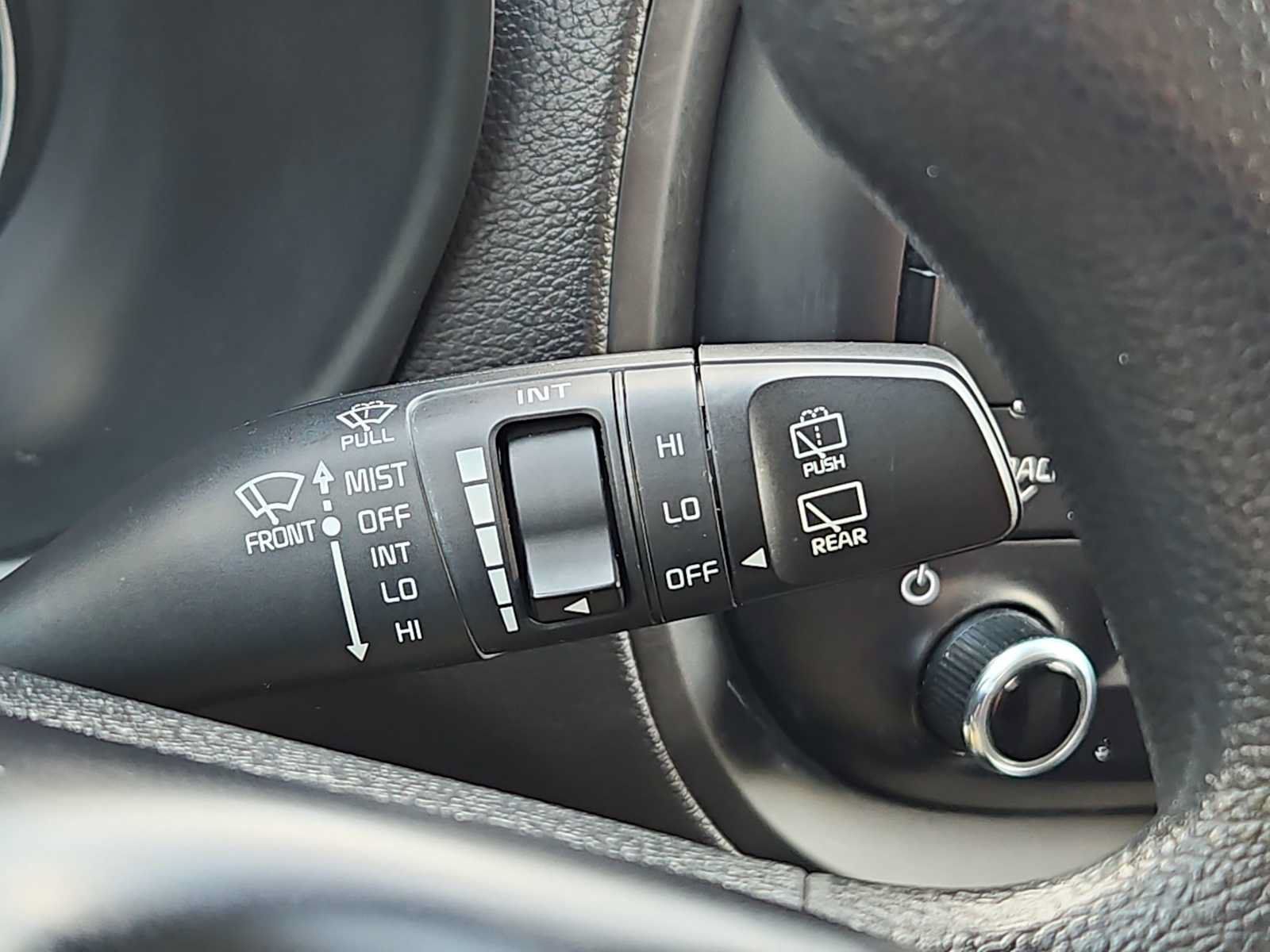 Used 2020 Kia Soul LX FWD image 25