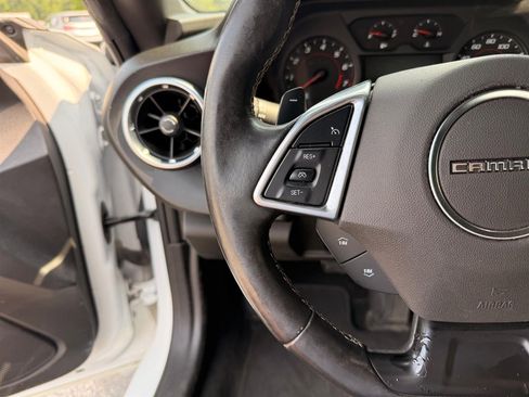 Used 2021 Chevrolet Camaro LT w/ Technology Package image 10