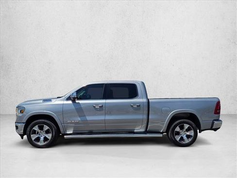 Used 2022 RAM 1500 Laramie AWD/4WD image 8