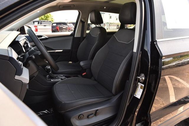 Certified 2023 Volkswagen Taos SE w/ Panoramic Sunroof Package AWD/4WD image 19