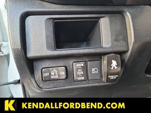 Used 2019 Toyota Tacoma TRD Off-Road w/ Technology Package AWD/4WD image 26