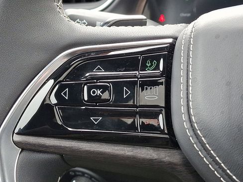 Certified 2023 Jeep Grand Cherokee Overland w/ Luxury Tech Group IV image 24