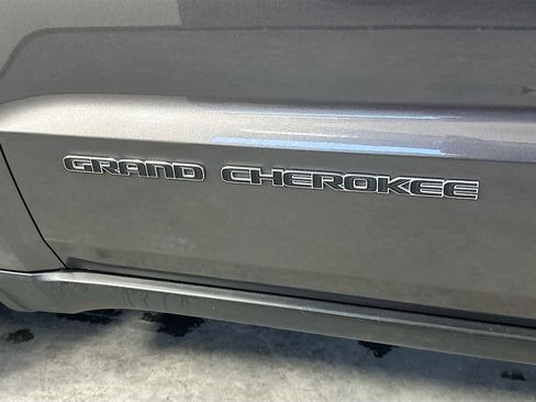 Used 2020 Jeep Grand Cherokee Limited w/ Luxury Group II RWD image 29