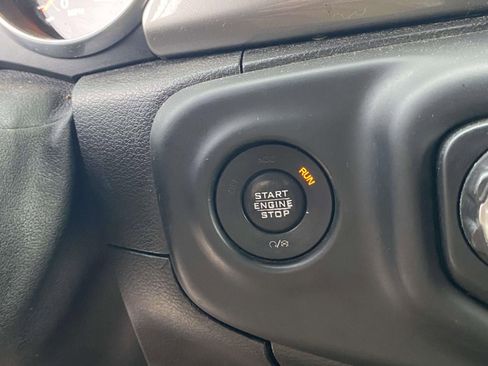 Used 2018 Jeep Wrangler Unlimited Sahara image 24