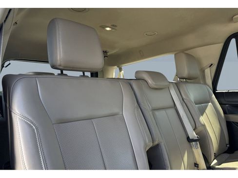 Used 2024 Ford Expedition Max XLT image 24