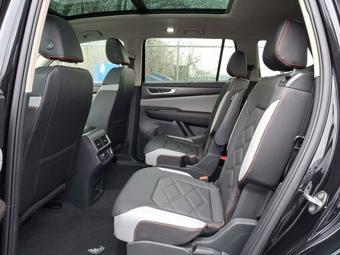 New 2026 Volkswagen Atlas Peak Edition image 6