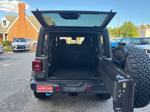 Used 2024 Jeep Wrangler Unlimited Rubicon 4xe AWD/4WD image 11