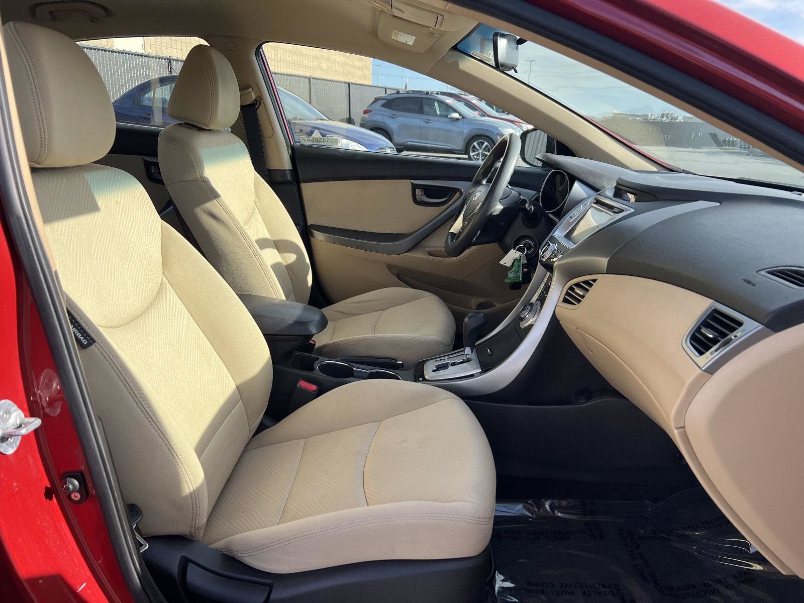 Used 2011 Hyundai Elantra GLS w/ Navigation Pkg 4 FWD image 4