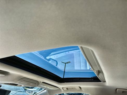 Used 2023 GMC Acadia Denali w/ Denali Ultimate Package image 19