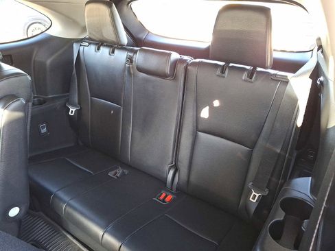 Used 2023 Toyota Highlander XLE w/ Protection Package #3 (TMS) AWD/4WD image 9
