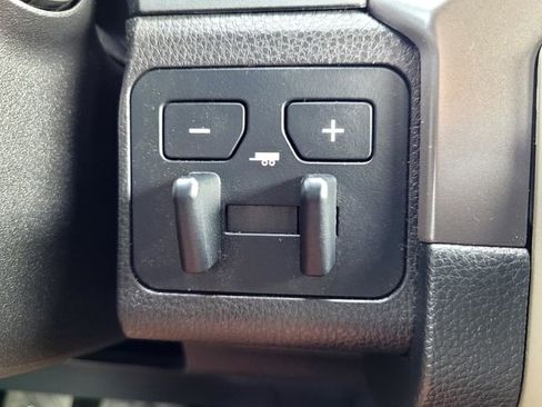 Used 2024 Toyota Tacoma SR5 w/ SR5 Upgrade Package image 20