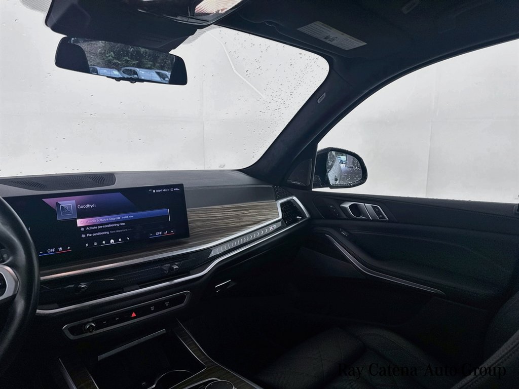 Used 2024 BMW X7 xDrive40i w/ M Sport Package AWD/4WD image 25