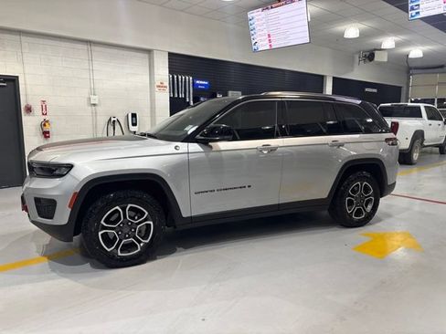 Used 2022 Jeep Grand Cherokee Trailhawk AWD/4WD image 5