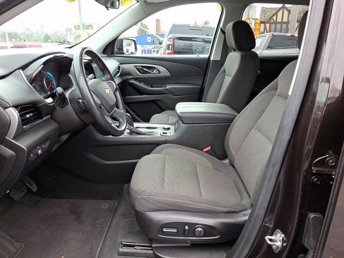 Used 2019 Chevrolet Traverse LT image 12