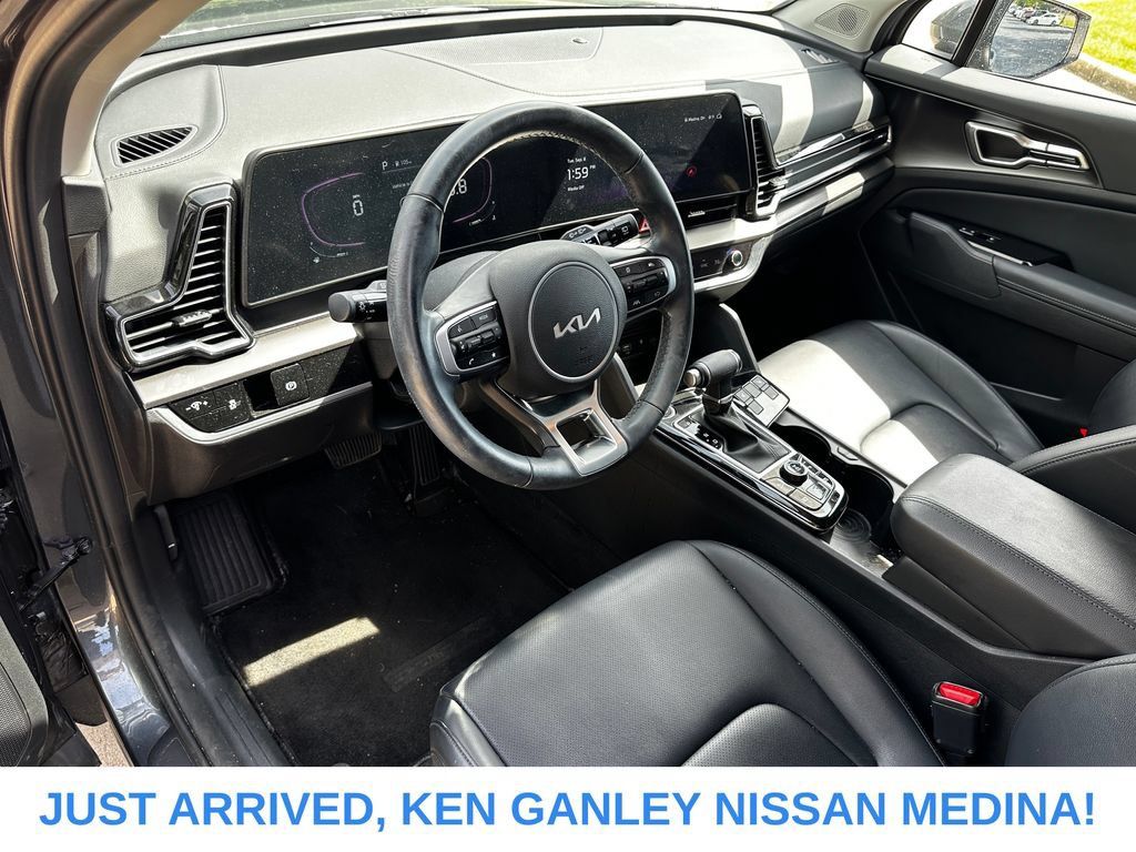 Used 2024 Kia Sportage EX AWD/4WD image 9