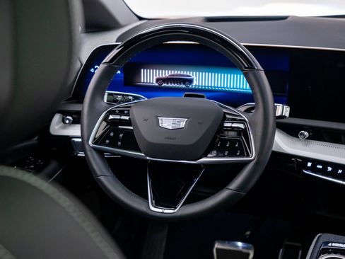 Certified 2025 Cadillac Optiq Sport 2 w/ LPO, Floor Liner Package AWD/4WD image 11