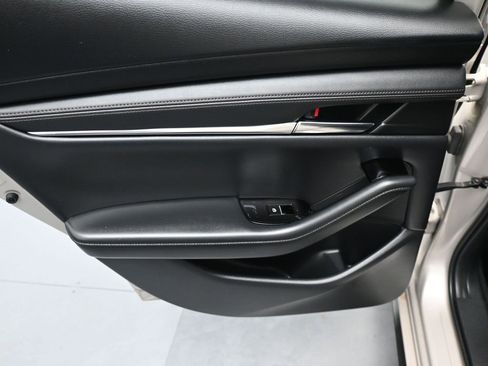 Used 2024 MAZDA MAZDA3 Hatchback w/Premium Plus Pkg image 19