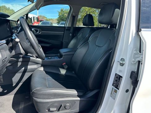 Used 2022 Kia Sorento S image 9