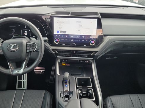Used 2025 Lexus TX 500h AWD w/ Technology Package image 15
