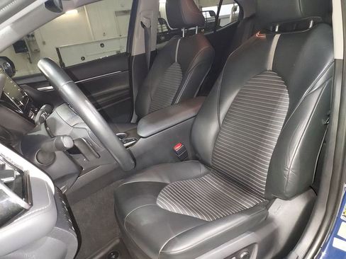 Used 2024 Toyota Camry SE w/ Convenience Package image 17