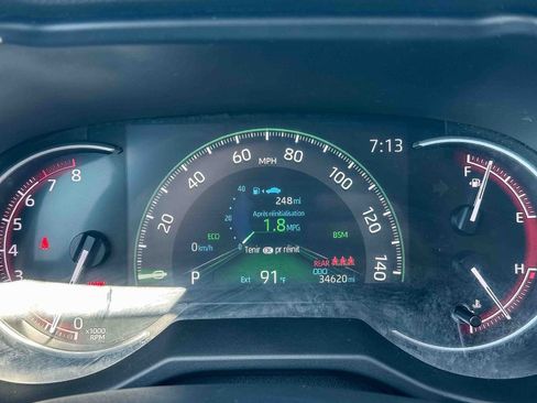 Used 2025 Toyota RAV4 XLE FWD image 25