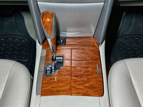 Used 2011 Toyota Camry XLE w/ XLE Extra-Value Pkg #2 FWD image 14